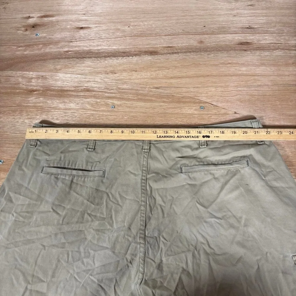 Wrangler Khaki Tan cargo shorts Size 42